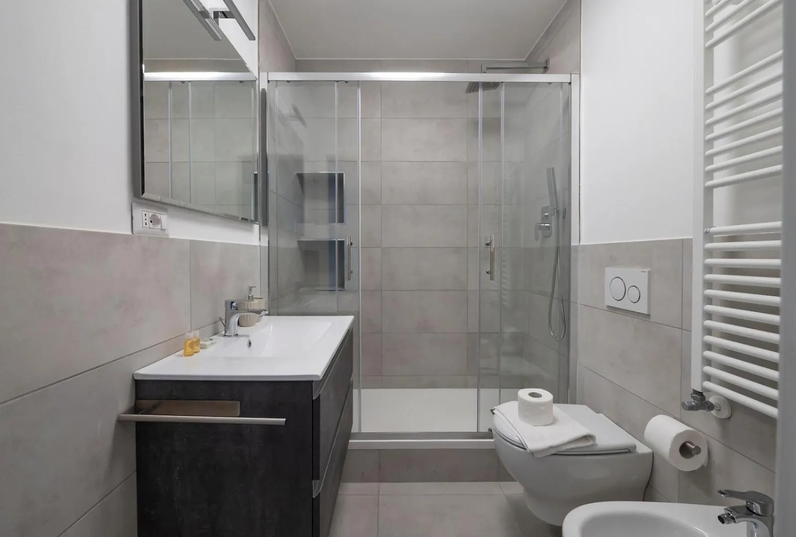 I Host Apartment - Ascanio Sforza 47 Milan Italy